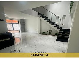 4 Habitación Casa en venta en Envigado, Antioquia, Envigado