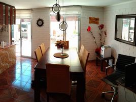 4 Bedroom House for sale in Santiago, San Jode De Maipo, Cordillera, Santiago