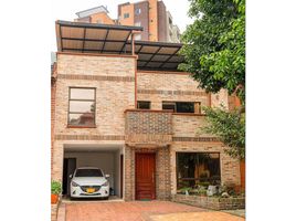 4 Habitación Villa en venta en Envigado, Antioquia, Envigado