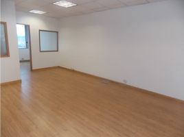 89 SqM Office for sale in Templo Bogotá Colombia, Bogota, Bogota