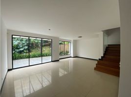 4 Bedroom Villa for sale in Bare Foot Park (Parque de los Pies Descalzos), Medellin, Medellin