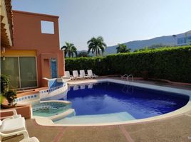 4 Bedroom House for sale in Cundinamarca, Ricaurte, Cundinamarca