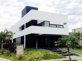 4 Bedroom House for sale in Quilmes, Buenos Aires, Quilmes