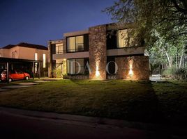 4 Habitación Casa en alquiler en Escobar, Buenos Aires, Escobar