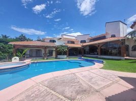 8 Bedroom House for sale in Tlayacapan, Morelos, Tlayacapan