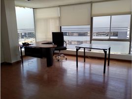 120 SqM Office for rent in Basilica of the National Vow, Quito, Quito, Quito