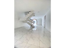 5 Habitación Casa en venta en Colombia, Cali, Valle Del Cauca, Colombia