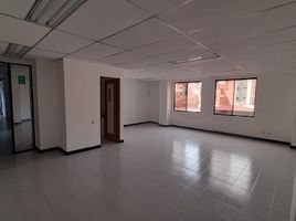 70 m² Office for rent in Parque de los Pies Descalzos, Medellín, Medellín