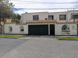 4 Bedroom Villa for sale in Templo Bogotá Colombia, Bogota, Bogota