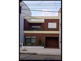 4 Bedroom House for sale in Avellaneda, Buenos Aires, Avellaneda