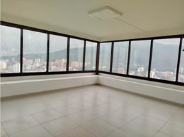 340 SqM Office for rent in River View Park, Cali, Cali