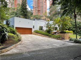 5 Bedroom Villa for sale in Bare Foot Park (Parque de los Pies Descalzos), Medellin, Medellin