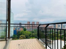 4 Bedroom House for sale in Bare Foot Park (Parque de los Pies Descalzos), Medellin, Medellin