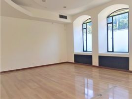 150 m² Office for rent in Lago Calima, Cali, Cali