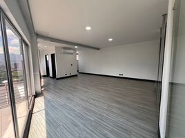 100 SqM Office for rent in Bare Foot Park (Parque de los Pies Descalzos), Medellin, Medellin