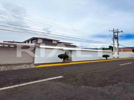 3 Bedroom House for sale in Conocoto, Quito, Conocoto