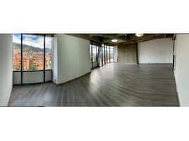 69 m² Office for rent in Colombia, Bogotá, Cundinamarca, Colombia