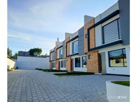 3 Bedroom House for sale in Conocoto, Pichincha, Conocoto
