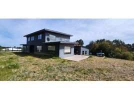 4 Bedroom House for sale in Puerto Montt, Llanquihue, Puerto Montt