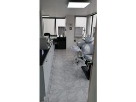 30 SqM Office for sale in Fundacion Cardioinfantil-Instituto de Cardiologia, Bogota, Bogota