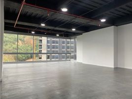 140 SqM Office for sale in Fundacion Cardioinfantil-Instituto de Cardiologia, Bogota, La Calera