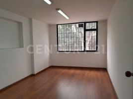 120 m² Office for rent in Salto Del Tequendama, Bogotá, Bogotá