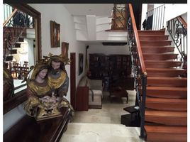 6 Bedroom Villa for sale in Templo Bogotá Colombia, Bogota, Bogota