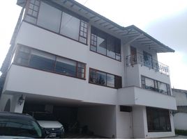 6 Bedroom House for sale in Fundacion Cardioinfantil-Instituto de Cardiologia, Bogota, Bogota