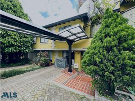 3 Bedroom Villa for sale in Bare Foot Park (Parque de los Pies Descalzos), Medellin, Medellin