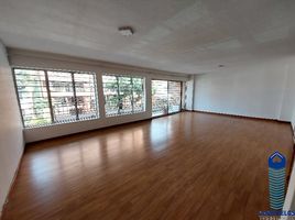 4 Bedroom House for sale in Bare Foot Park (Parque de los Pies Descalzos), Medellin, Medellin