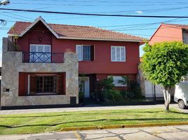 4 Bedroom House for sale in Lomas De Zamora, Buenos Aires, Lomas De Zamora