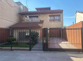 4 Bedroom House for sale in Lanus, Buenos Aires, Lanus