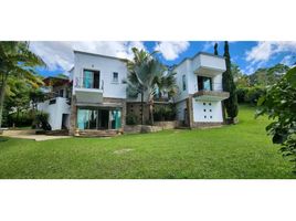 4 Bedroom House for sale in Bare Foot Park (Parque de los Pies Descalzos), Medellin, Medellin