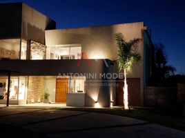 7 Bedroom Villa for sale in Buenos Aires, Pilar, Buenos Aires