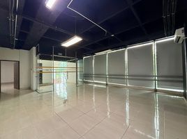 750 m² Office for rent in Parque de los Pies Descalzos, Medellín, Medellín