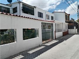 4 Bedroom House for sale in Templo Bogotá Colombia, Bogota, Bogota