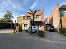 3 Bedroom House for sale in General Sarmiento, Buenos Aires, General Sarmiento