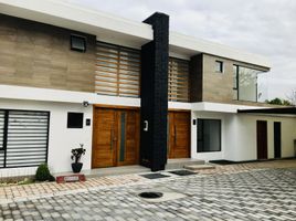 3 Habitación Casa en venta en Quito, Pichincha, Tumbaco, Quito