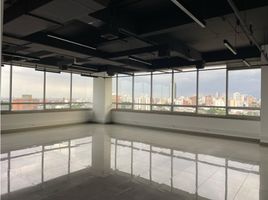 114 m² Office for rent in River View Park, Cali, Cali