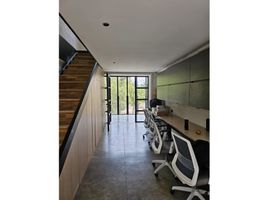 72 m² Office for rent in Colombia, Medellín, Antioquia, Colombia