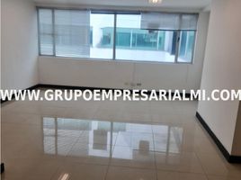 42 SqM Office for sale in Centro Comercial Unicentro Medellin, Medellin, Medellin