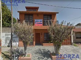 4 Bedroom House for sale in General Sarmiento, Buenos Aires, General Sarmiento