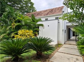 4 Bedroom Villa for sale in Ricaurte, Cundinamarca, Ricaurte
