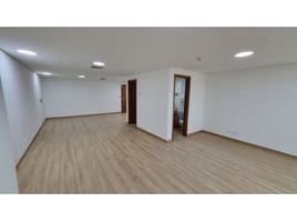 67 m² Office for rent in Centro Comercial Unicentro Medellin, Medellín, Medellín