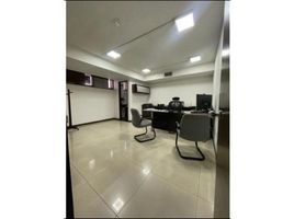 240 SqM Office for sale in River View Park, Cali, Cali