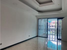 4 Bedroom House for sale in Centro Comercial Unicentro Medellin, Medellin, Medellin