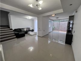 5 Bedroom Villa for sale in Palmetto Plaza Shopping Mall, Cali, Cali