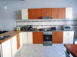 2 Bedroom House for sale in Lanus, Buenos Aires, Lanus