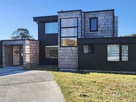 4 Bedroom House for sale in Chile, Puerto Varas, Llanquihue, Los Lagos, Chile