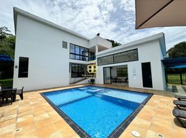 3 Bedroom Villa for sale in Cundinamarca, Ricaurte, Cundinamarca